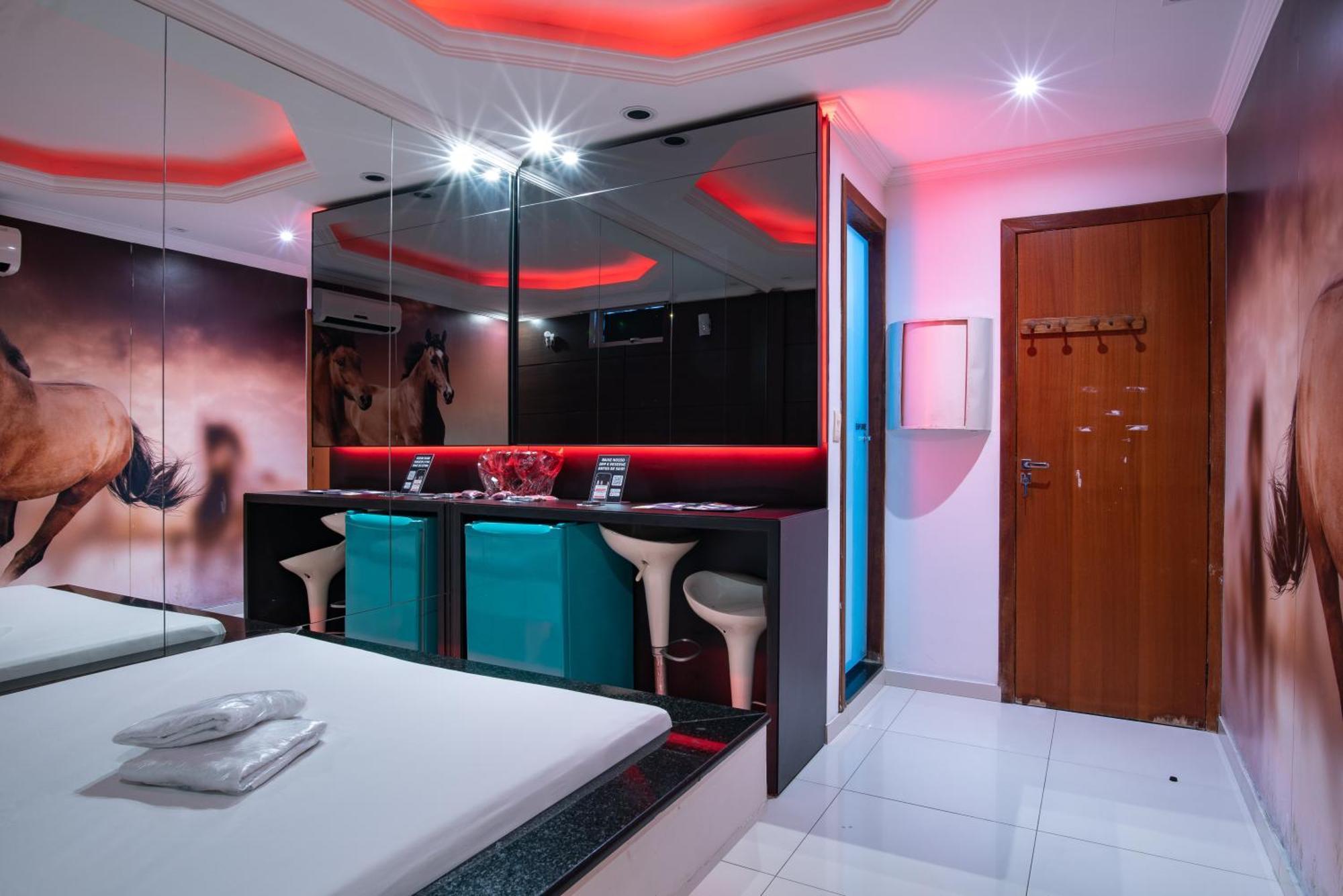 Motel Fantasy 2 (Adults Only) Contagem Buitenkant foto