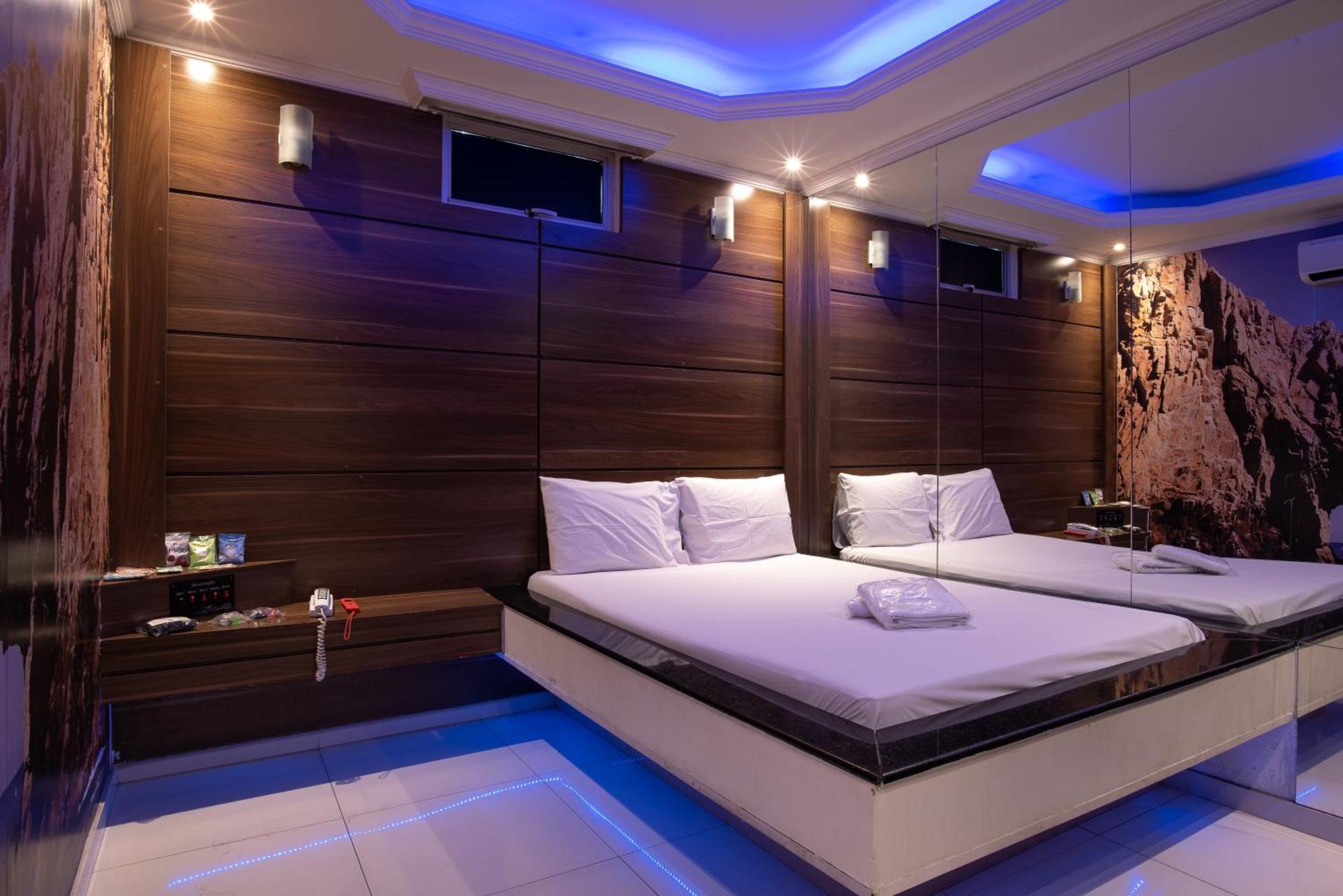Motel Fantasy 2 (Adults Only) Contagem Buitenkant foto