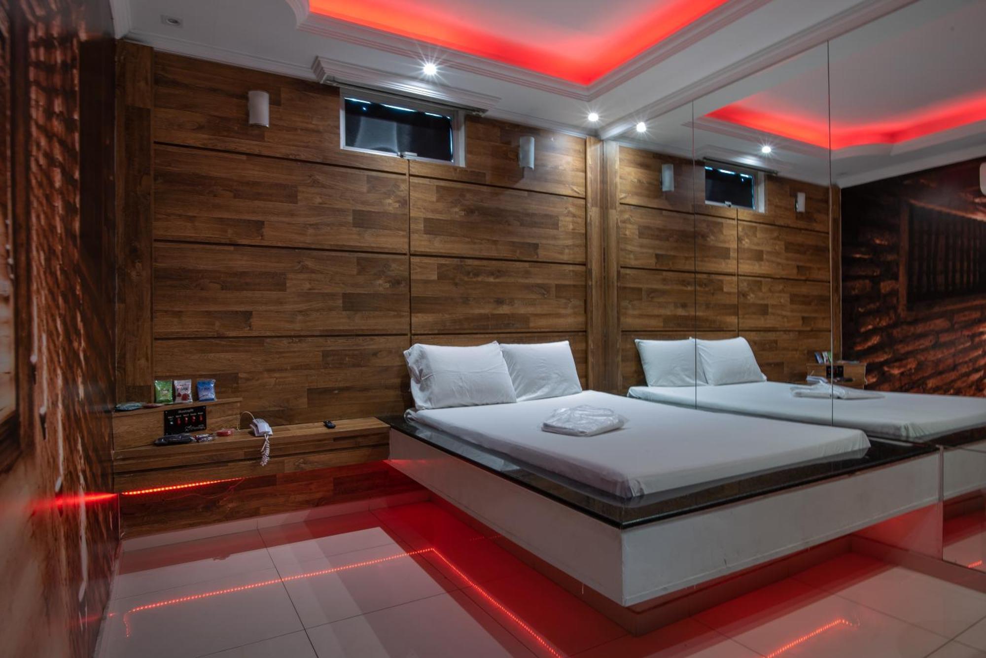 Motel Fantasy 2 (Adults Only) Contagem Buitenkant foto