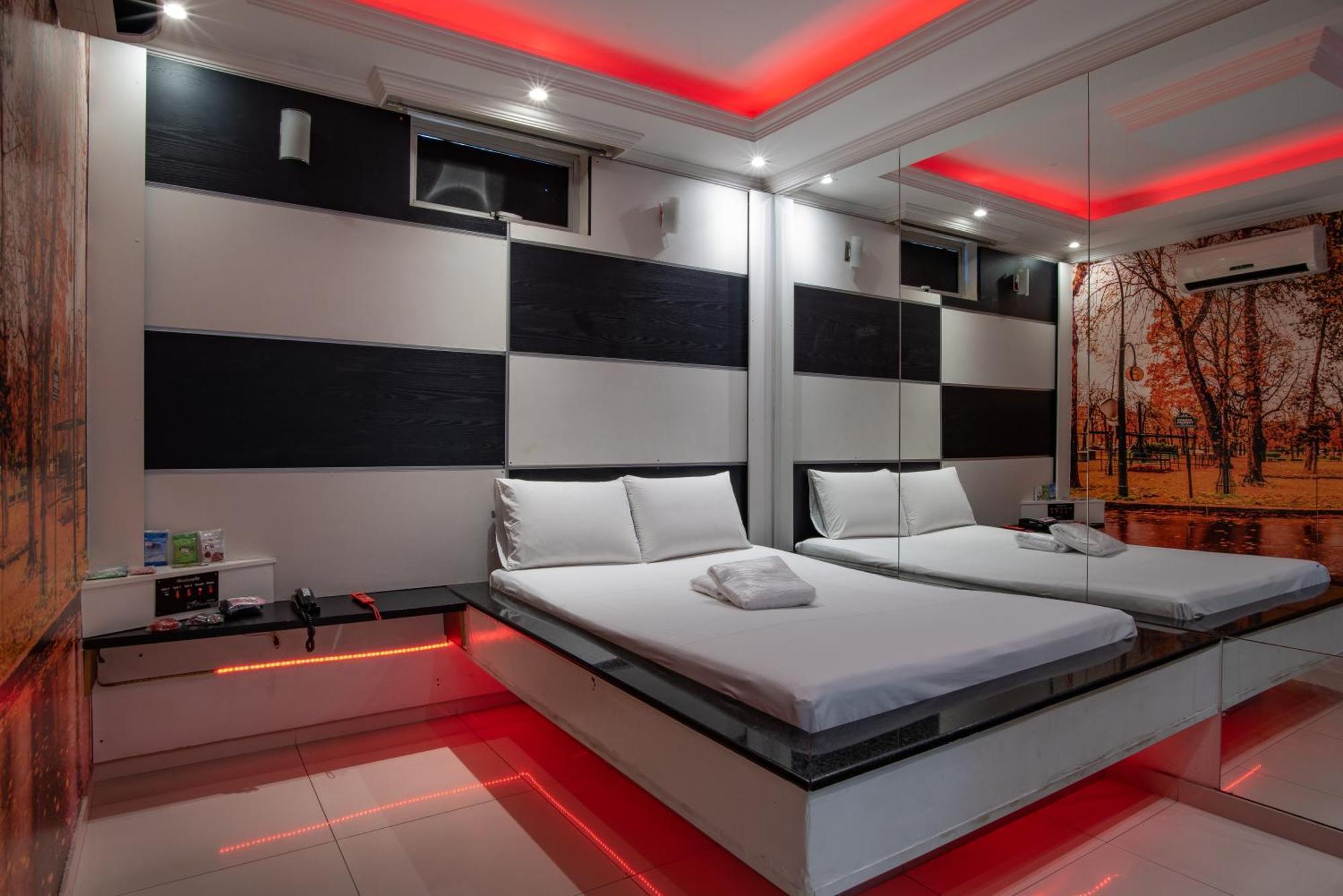 Motel Fantasy 2 (Adults Only) Contagem Buitenkant foto
