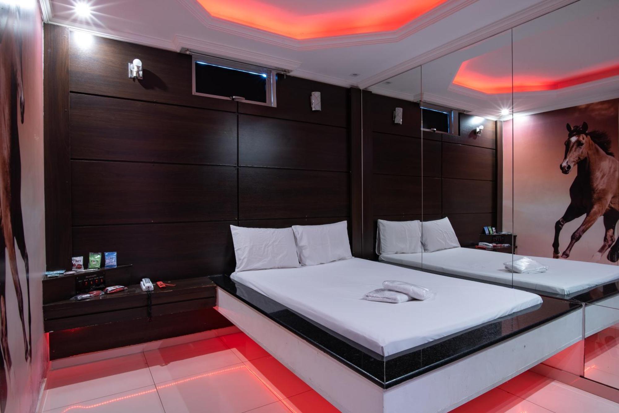 Motel Fantasy 2 (Adults Only) Contagem Buitenkant foto