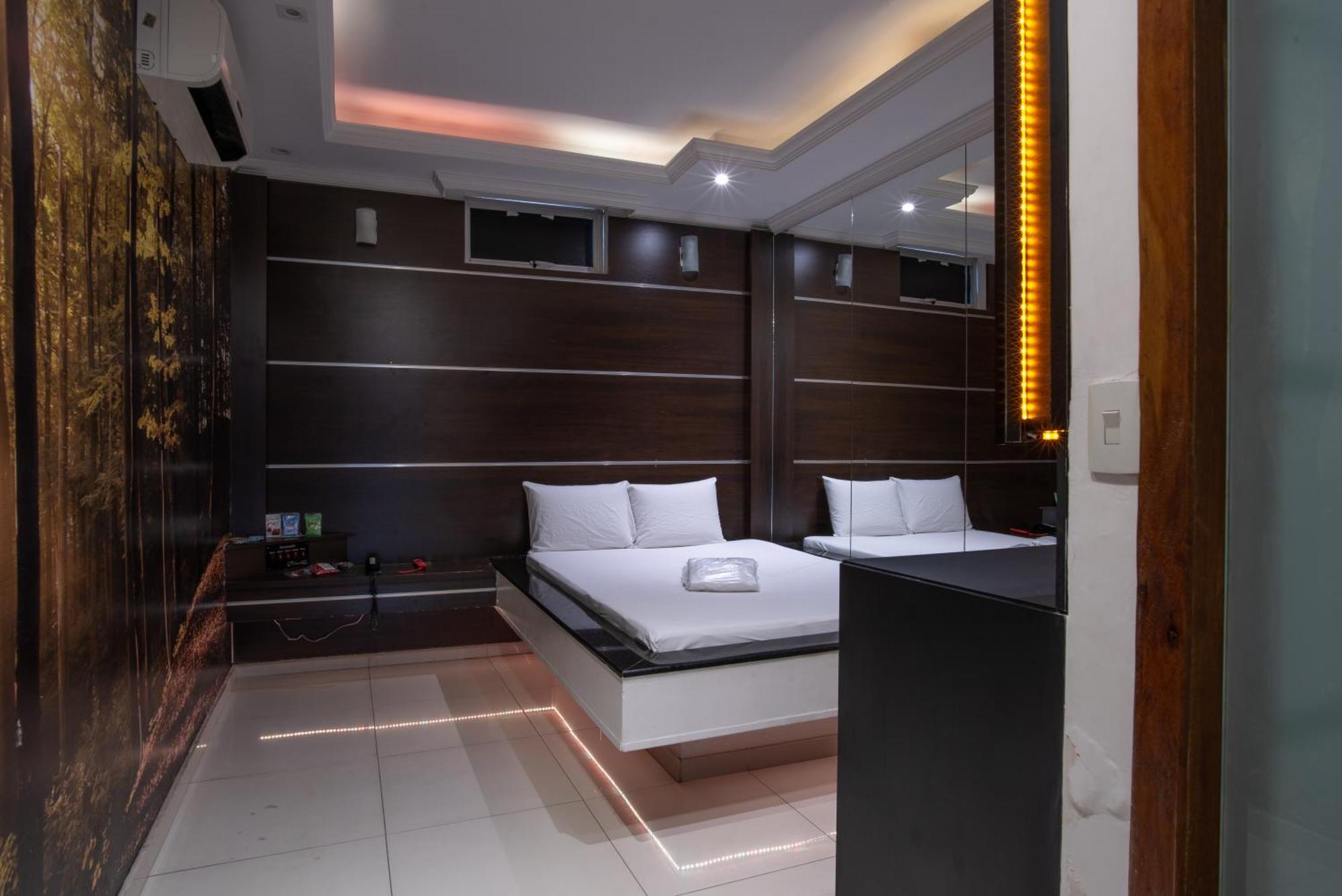 Motel Fantasy 2 (Adults Only) Contagem Buitenkant foto