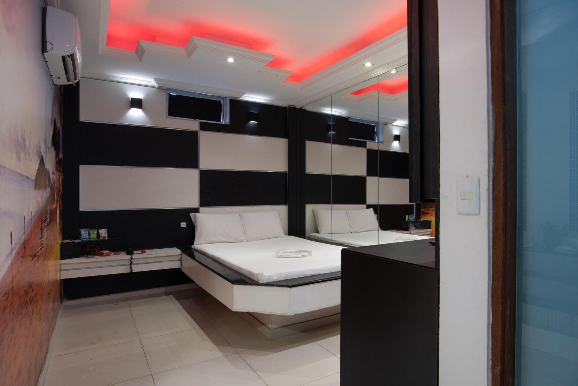 Motel Fantasy 2 (Adults Only) Contagem Buitenkant foto